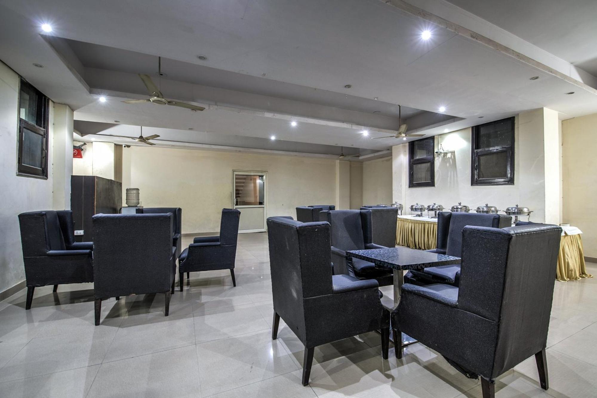 Hotel O Crosswinds Residency Indirapuram Buitenkant foto