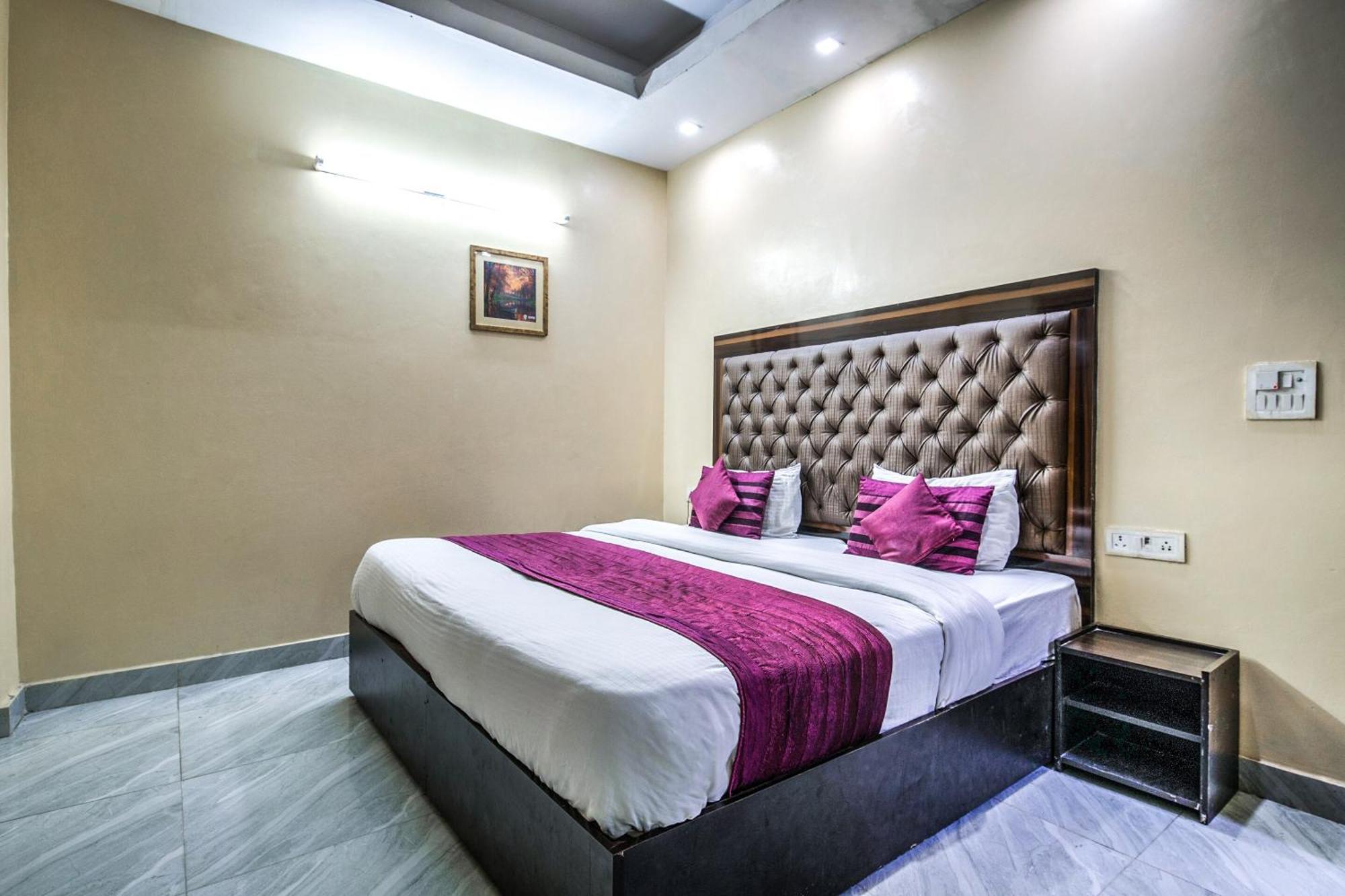 Hotel O Crosswinds Residency Indirapuram Buitenkant foto