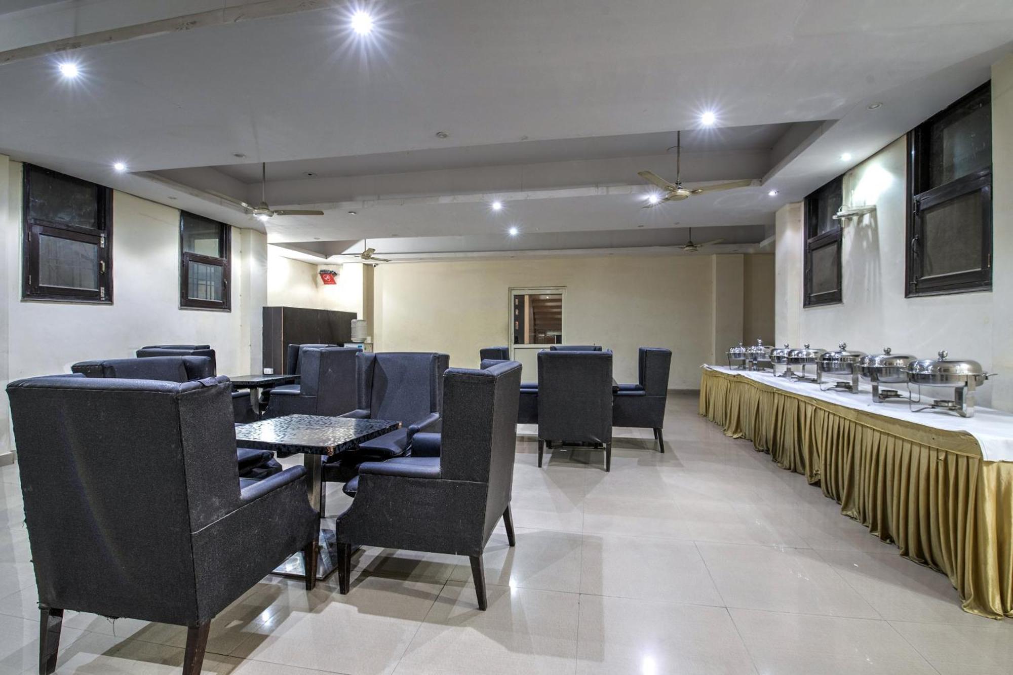 Hotel O Crosswinds Residency Indirapuram Buitenkant foto