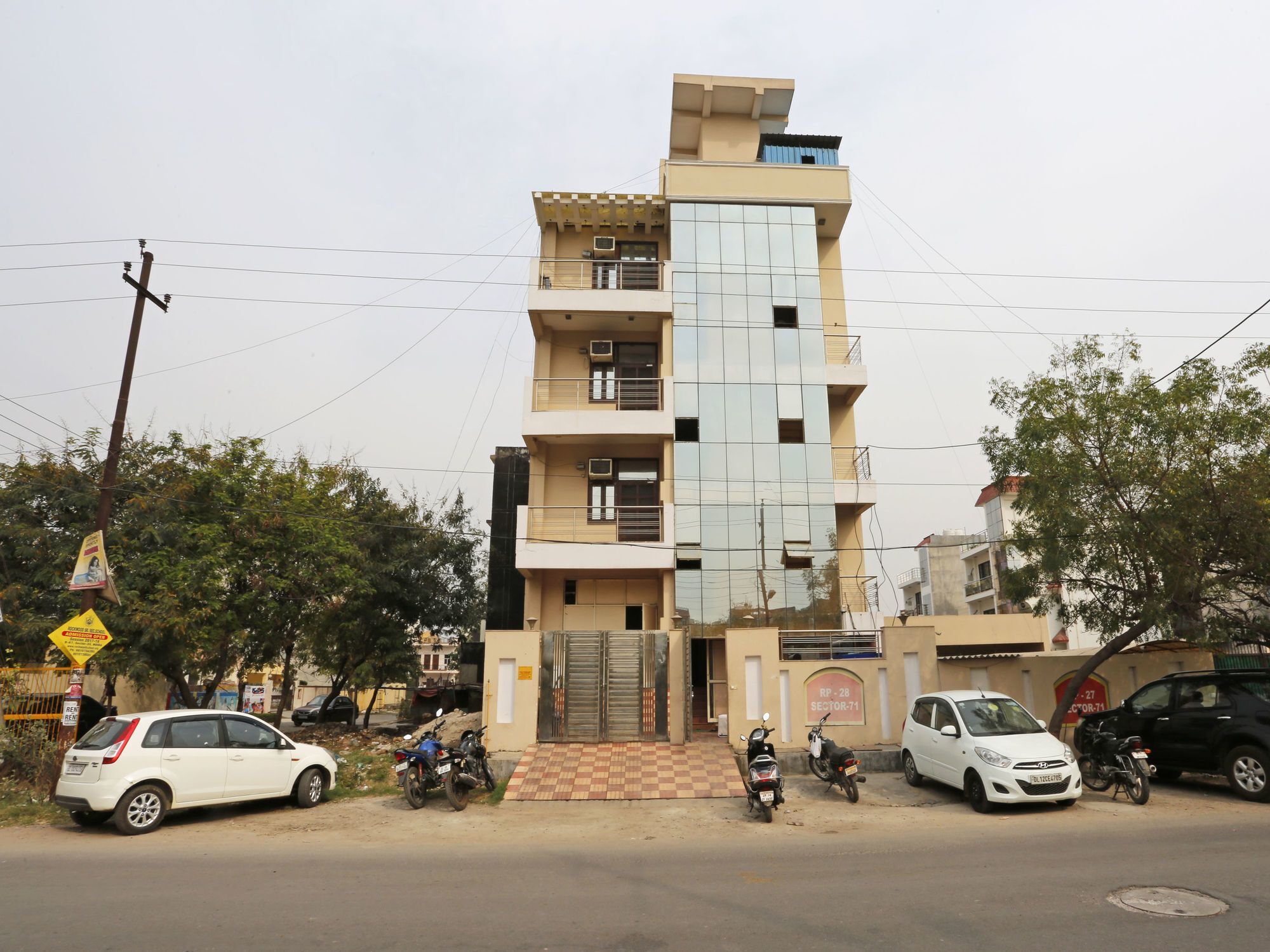 Hotel O Crosswinds Residency Indirapuram Buitenkant foto